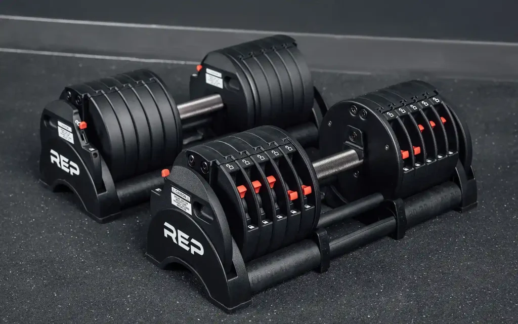 Adjustable dumbbells are suitable for dad to use at home