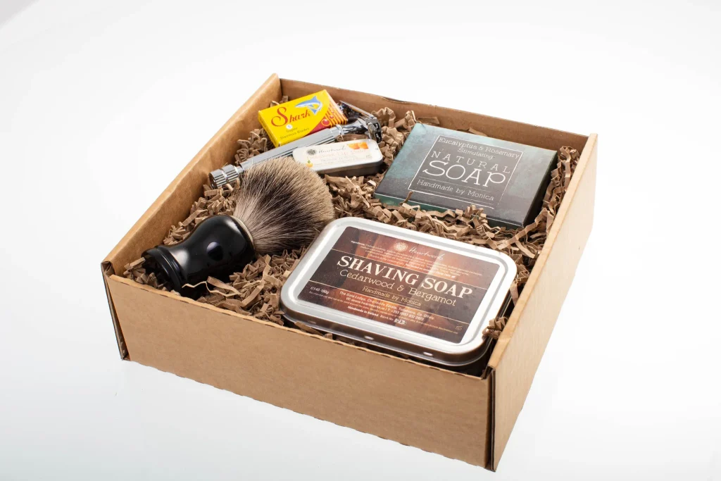 Deluxe shaving set gift for entrepreneur dad