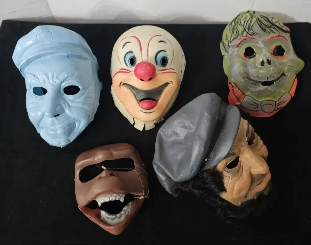 Haunting Halloween mask presents