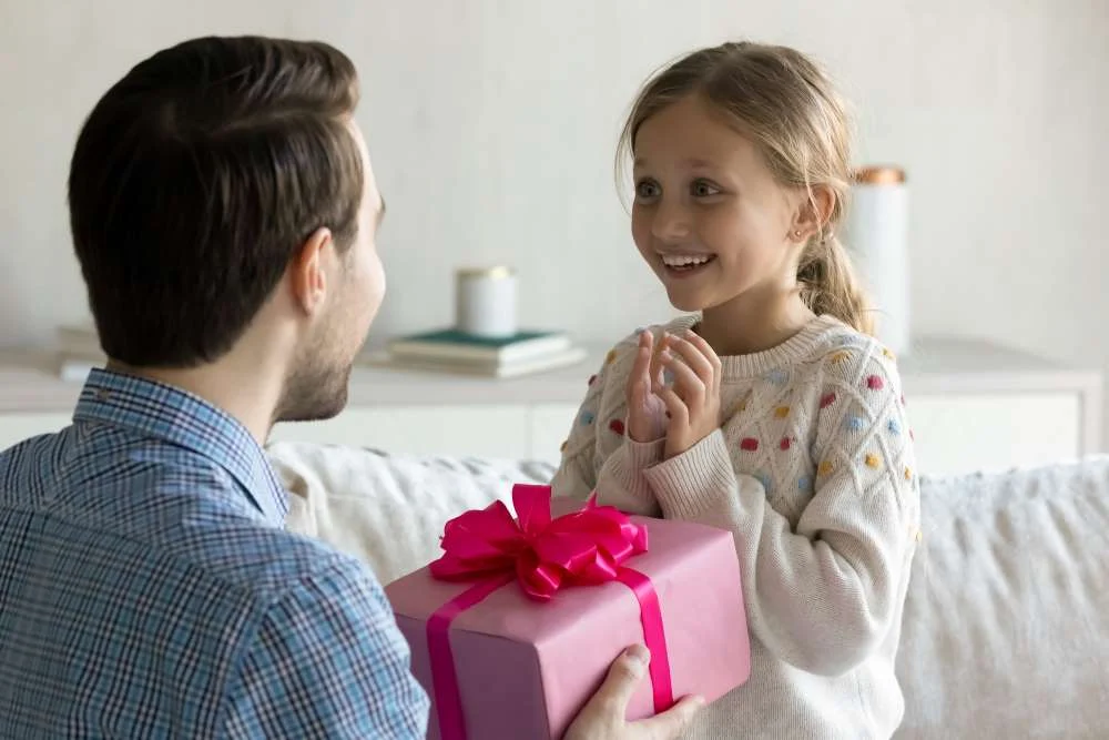 There are many occasions in the year to send gifts to a child